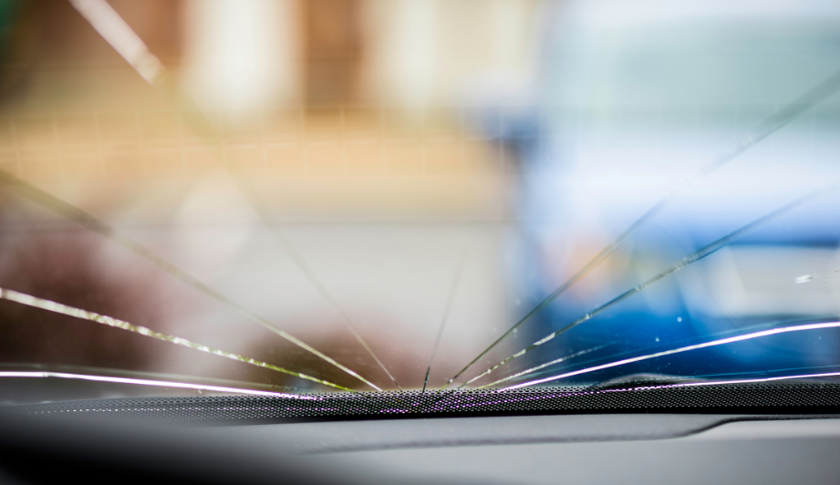 Car windshield cracked